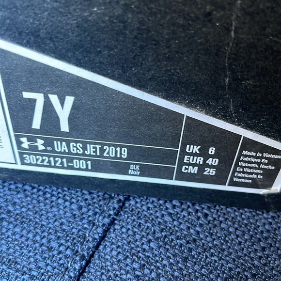 Brand new Kids size 7 (can fit men’s) sneakers under armor - Picture 4 of 7